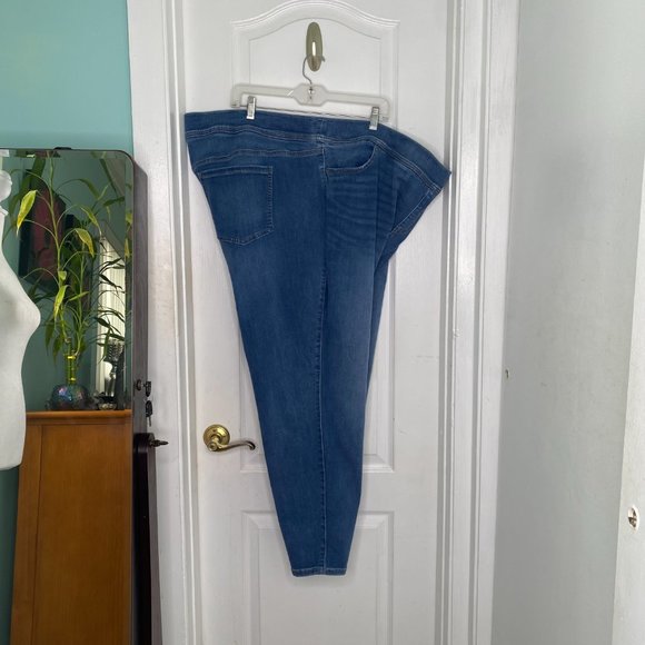 Torrid Feel the Fit Lean Jean Super Soft Jeans, Size 5S #307 - Picture 5 of 9